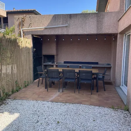 Hébergement de vacances St Cyprien Superbe Maison Avec Piscine
