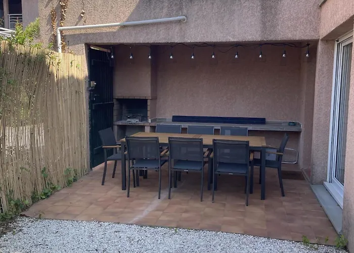 בית נופש St Cyprien Superbe Maison Avec Piscine